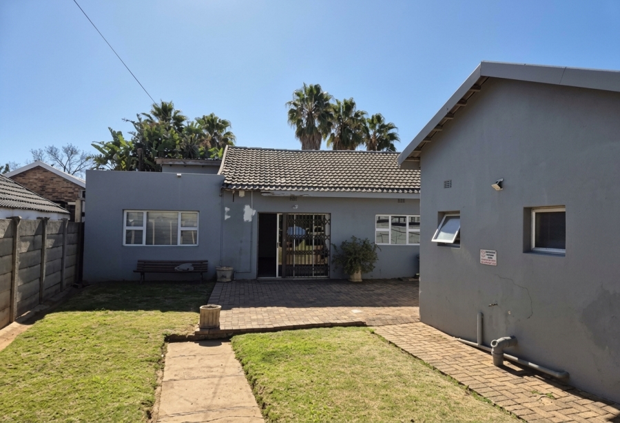 Commercial Property for Sale in Adamayview North West